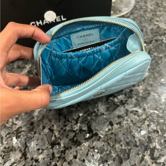 Authentic Chanel Caviar Quilted small Curvy Pouch Cosmetic Case Blue. - Picture 5 of 5